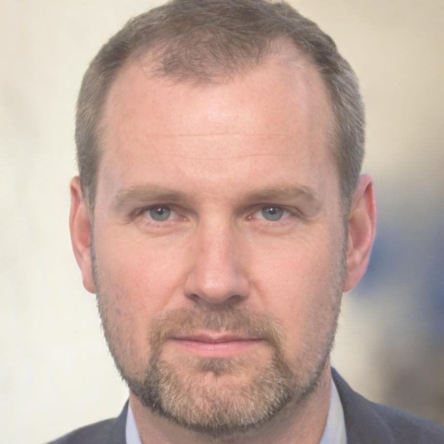 Портрет преподавателя финансовой грамотности Степана